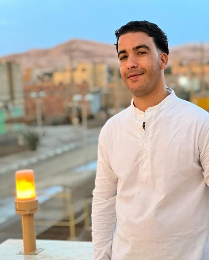 Para ello,aplicamos nuestros parámetros de calidad a todos los elementos que forman ALDesierto Con Omar y exigimos a cada uno de ellos la vocación de servicio alviajero que ha hecho que está mayorista de viajes nueva más de 45.000 viajerosal año a más de 100 países de todo el mundo. Organizaremos tu viaje ,alojamiento en hoteles y riads , tu bivouac en el desierto , paseos endromedarios, comidas en oasis. Te guiaremos por las pistas.